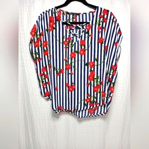 Poppy Floral Short Sleeve Pull Over Top. SizeL